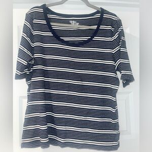 Time and Tru Navy & White Stripped Shirt sleeve shirt